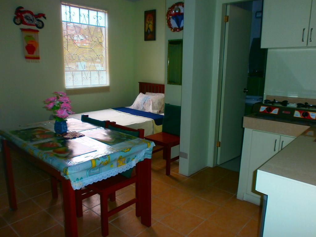 Lyn'S Do Drop Inn Transient House Baguio City Rum bild