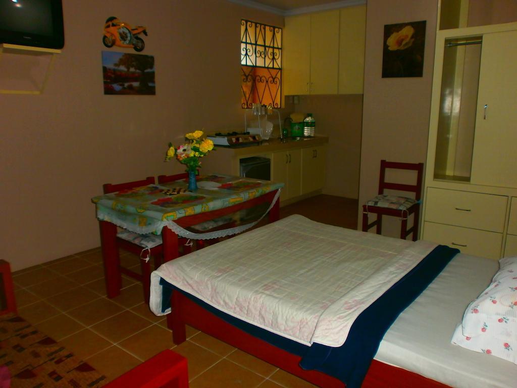 Lyn'S Do Drop Inn Transient House Baguio City Rum bild
